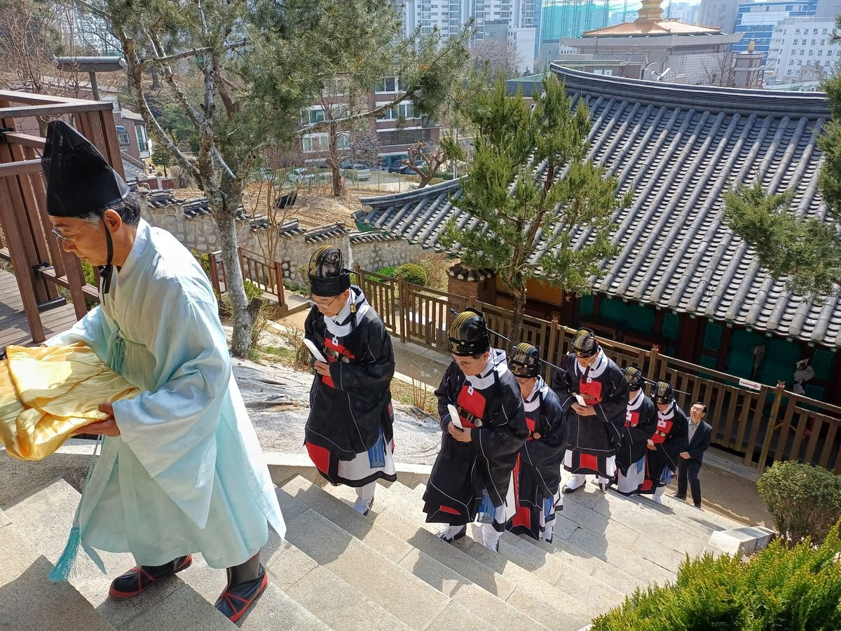 춘기석전 헌관 입정