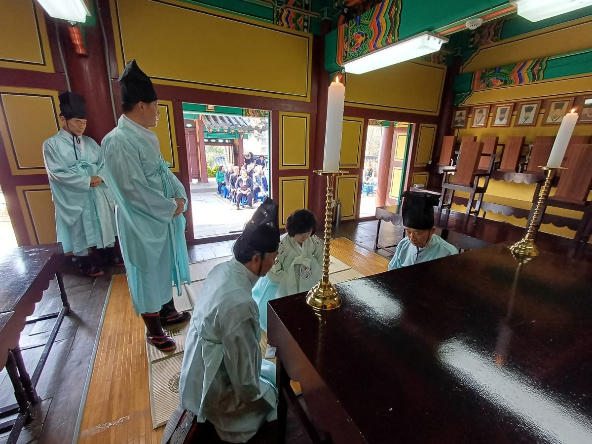 여성유도회장 신위전 궤