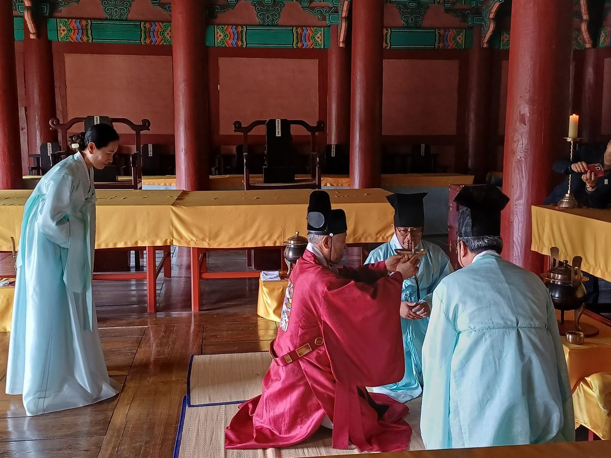 성균관장 신위전 헌작