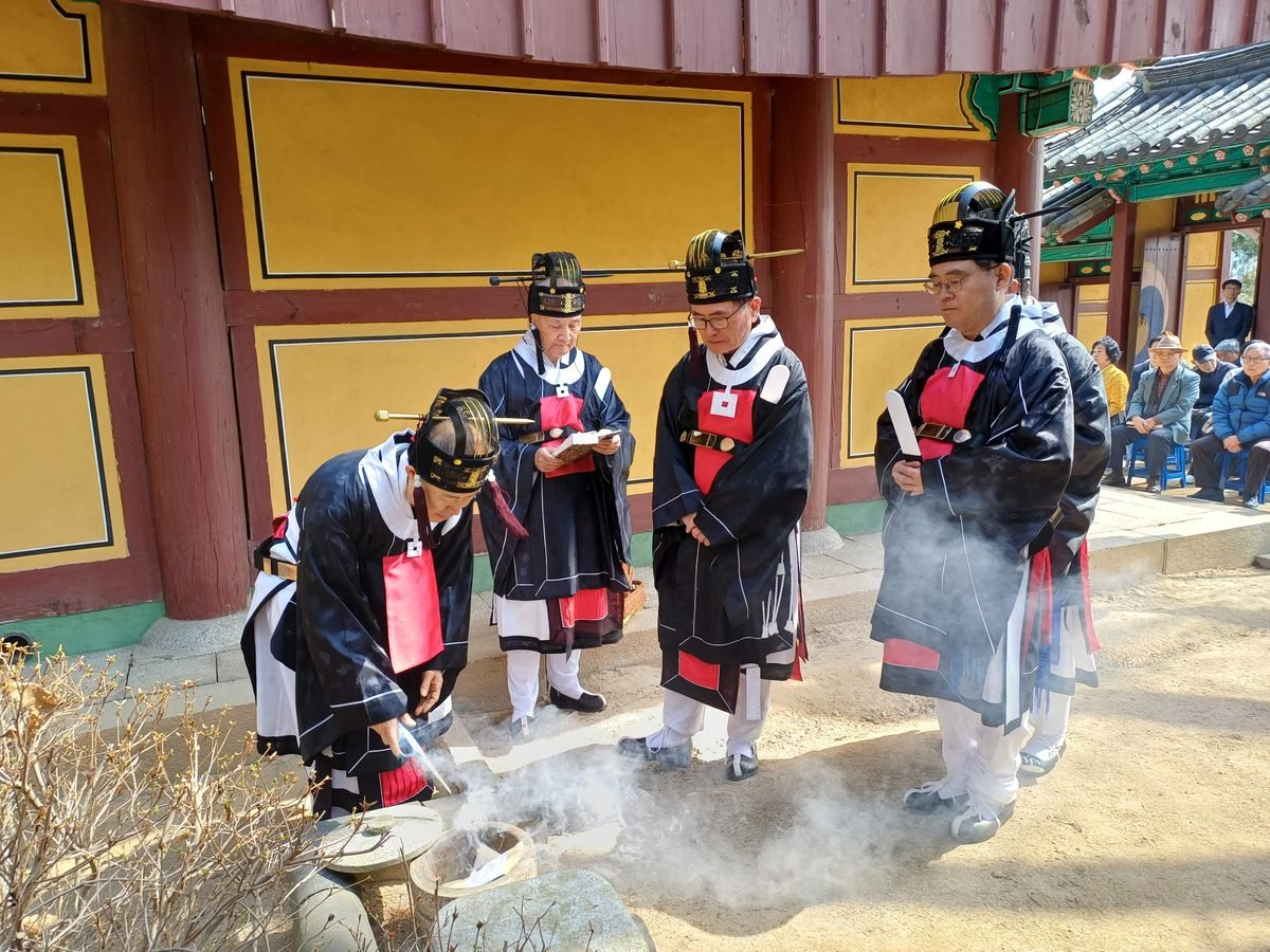 춘기석전 망예례
