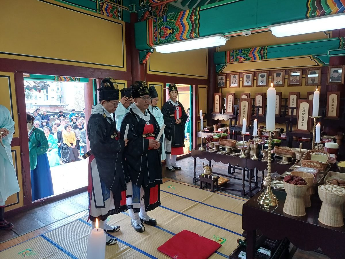 춘기석전 아헌관 신위전 립
