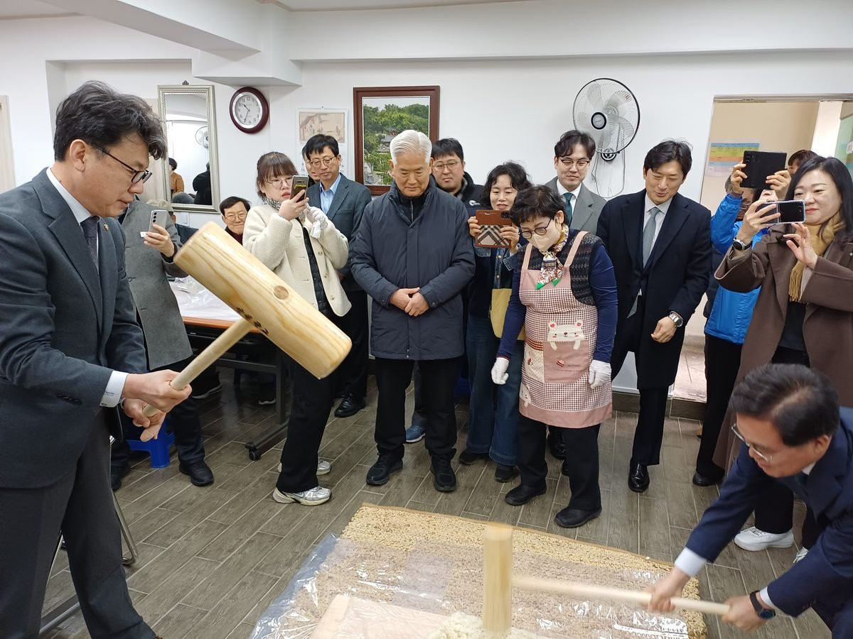 정월대보름 떡메치기1